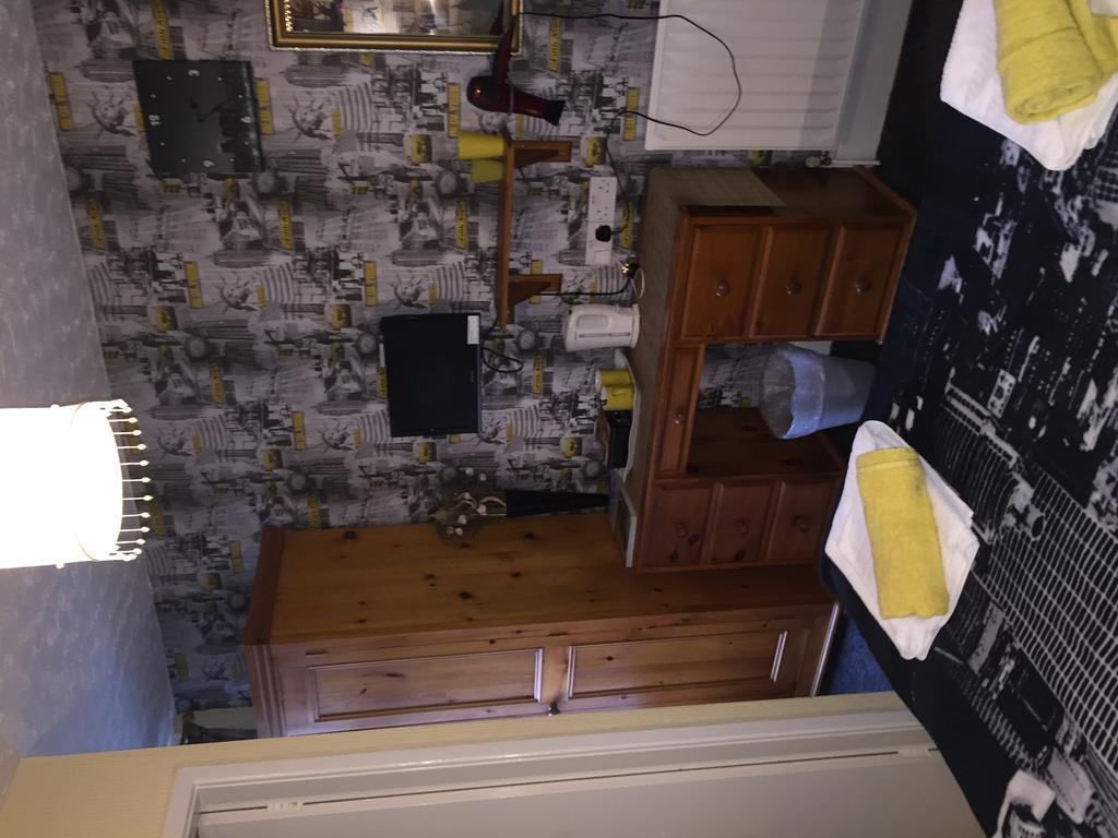 Bradleys Hotel Blackpool Room photo