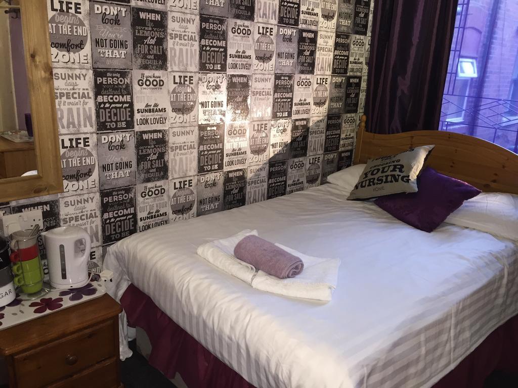 Bradleys Hotel Blackpool Room photo