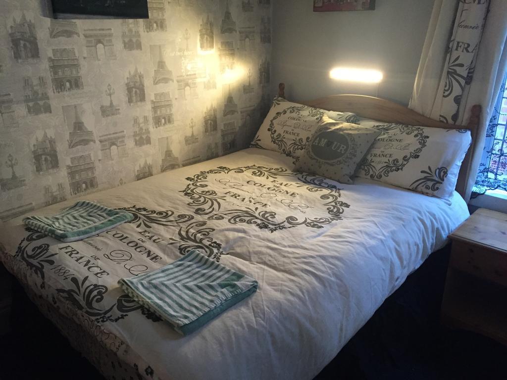 Bradleys Hotel Blackpool Room photo